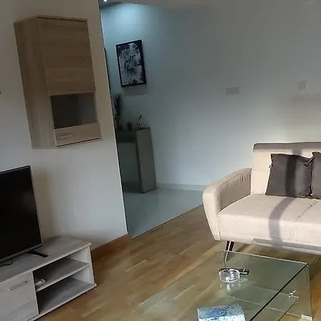 Hermes Apartment *