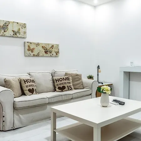 Hermes Apartment *